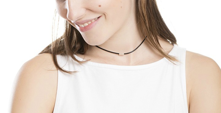 Minimalist choker with silver bar