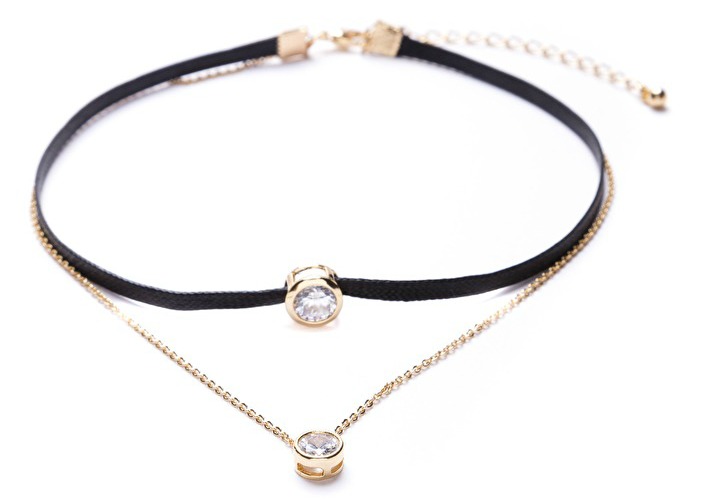 Layering choker in gold