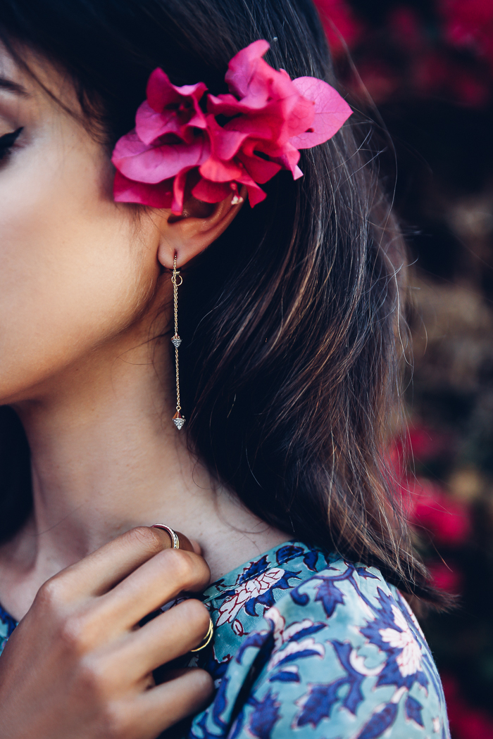 Chain earrings with crystals