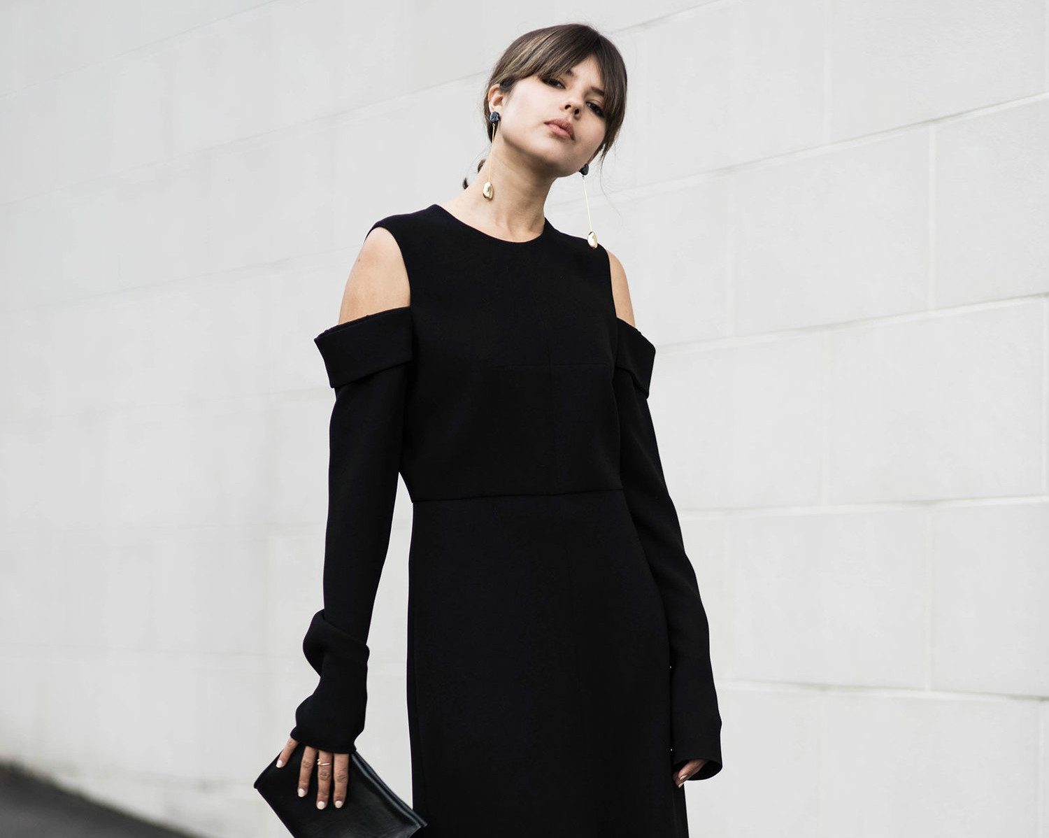 Black dress, fashionista, long earrings