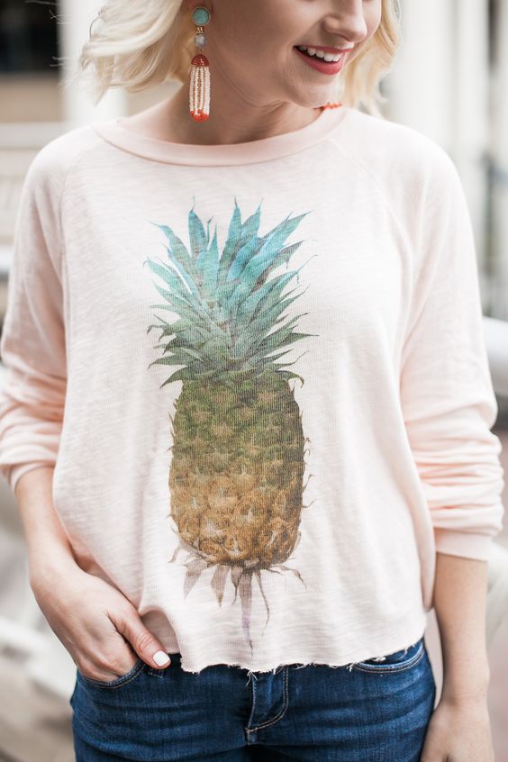 Casual look, dangling earrings, pineapple top