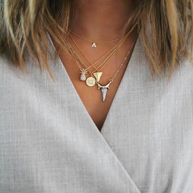 Short delicate necklaces