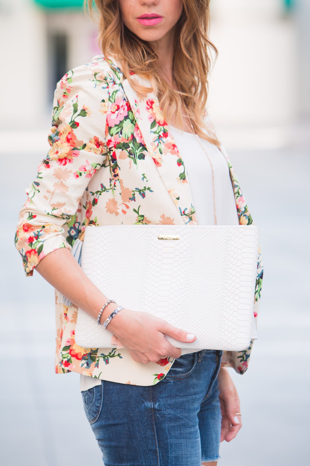 Dainty lariat necklaces, printed floral blazer, street style