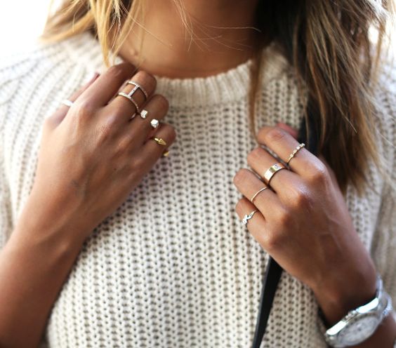 To be Gorgeous, How Many Rings Should a Woman Wear? - TTT Jewelry