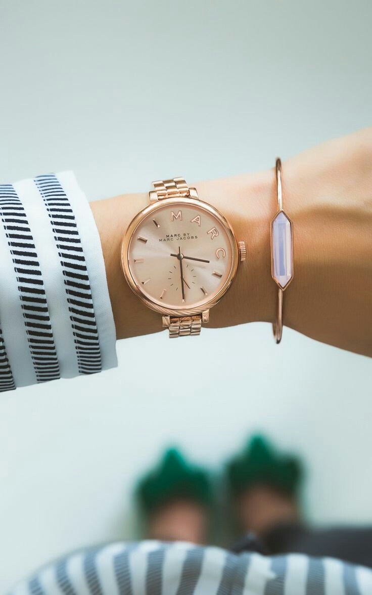 Minimalist inspired rose gold bracelet