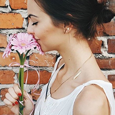 Minimalist stud earrings