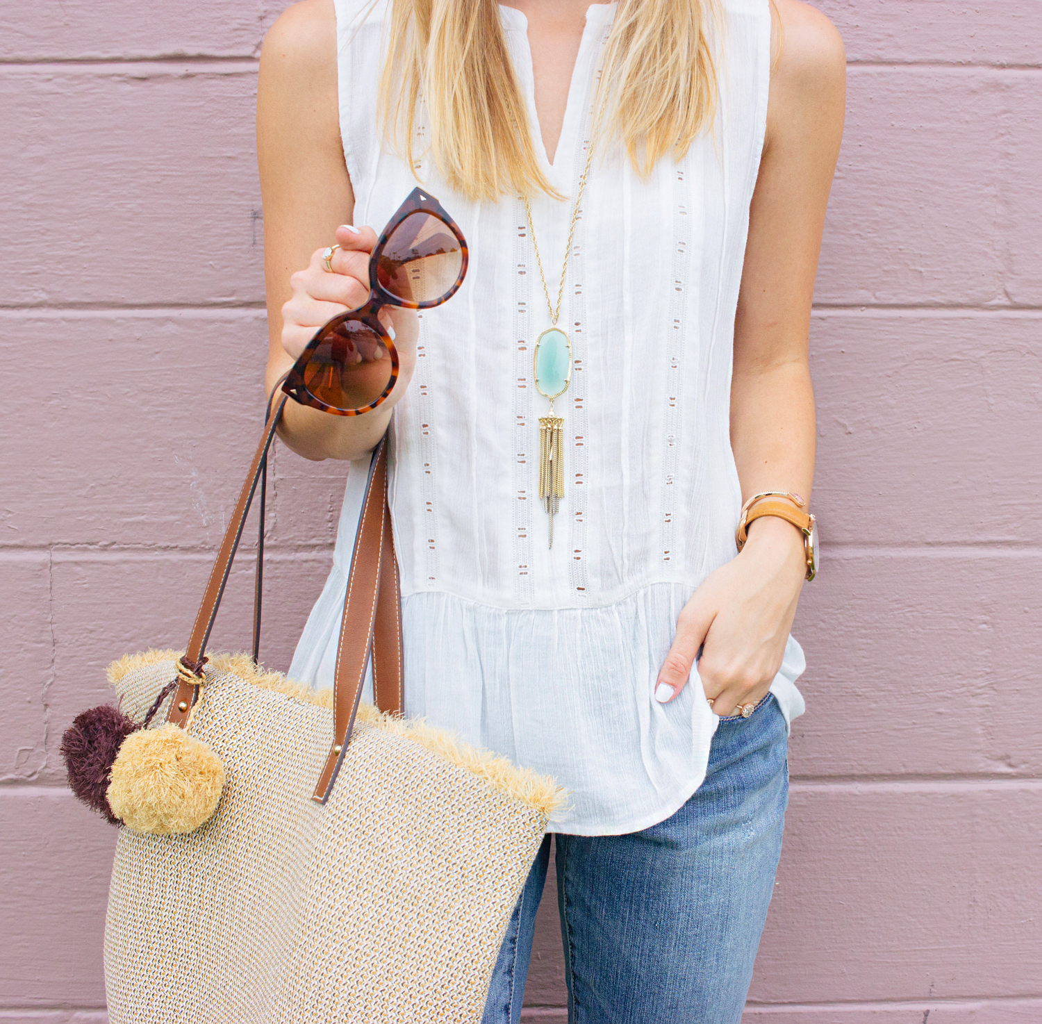 Monochrome outfit, long necklace